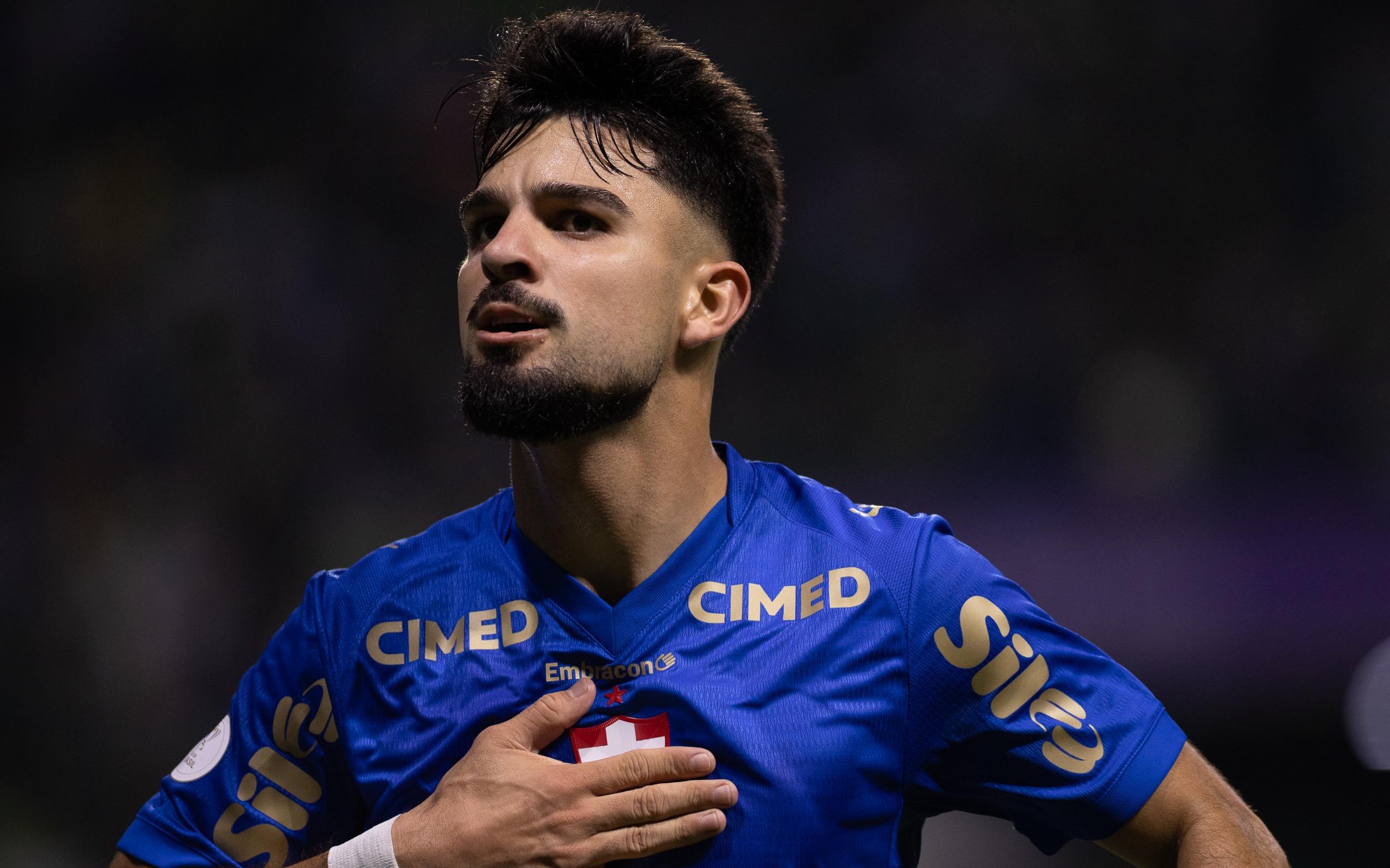 De volta ao passado: por que a redução de estrangeiros é um tiro no pé do futebol brasileiro