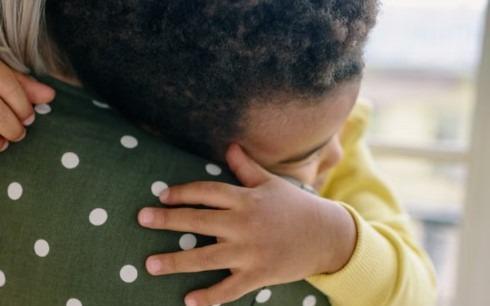 Decisão do STF determina licença maternidade igual para mães biológicas e adotivas