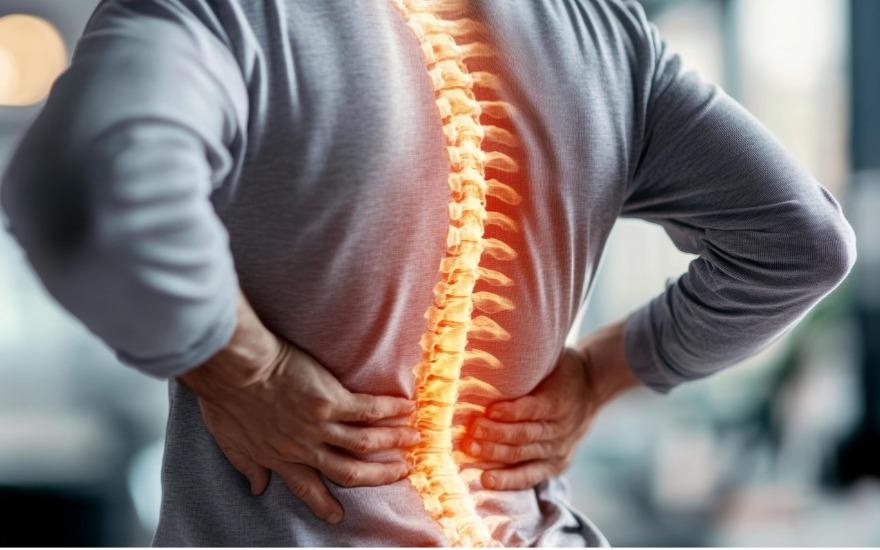 Dor de coluna e dormência em partes do corpo podem ser alerta para a saúde